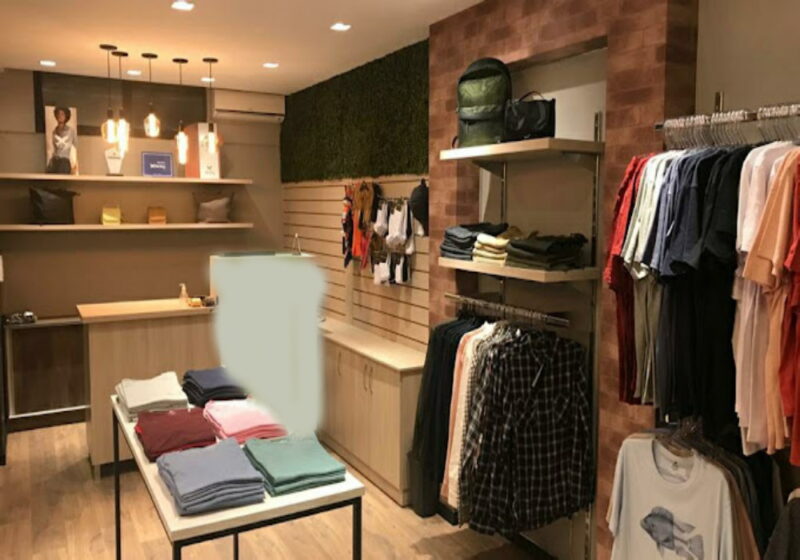 REF. 3861 - Loja de confecção licenciada