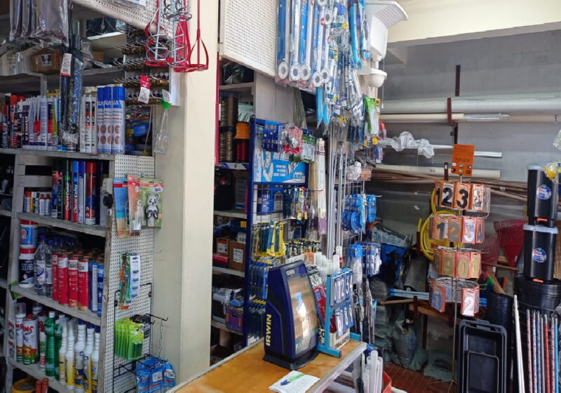 REF. 3820 - Loja de ferragens