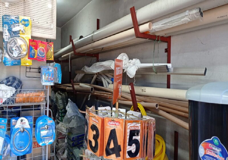 REF. 3820 - Loja de ferragens