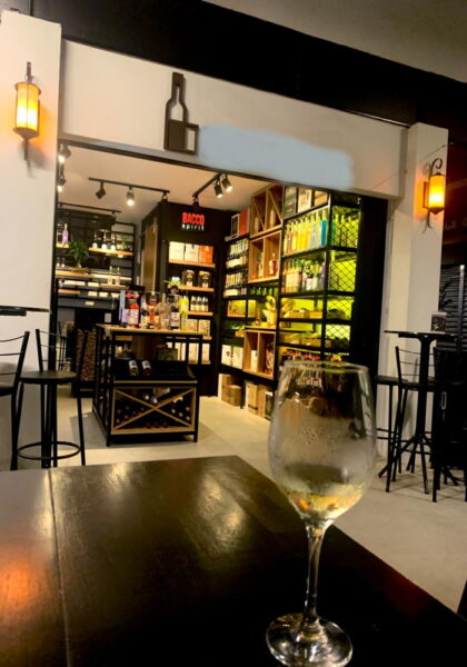 REF. 3905 - Adega Loja de bebidas