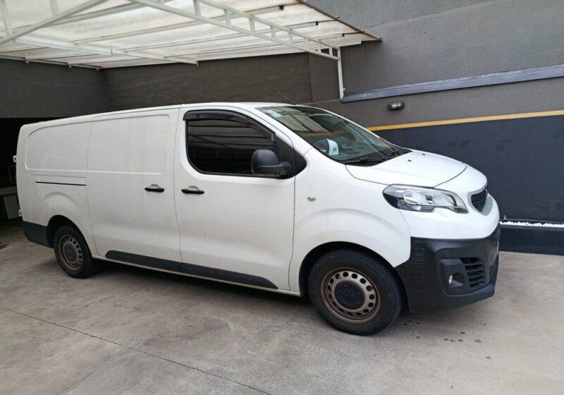 REF. 3965 - Cozinha Industrial com Imóvel