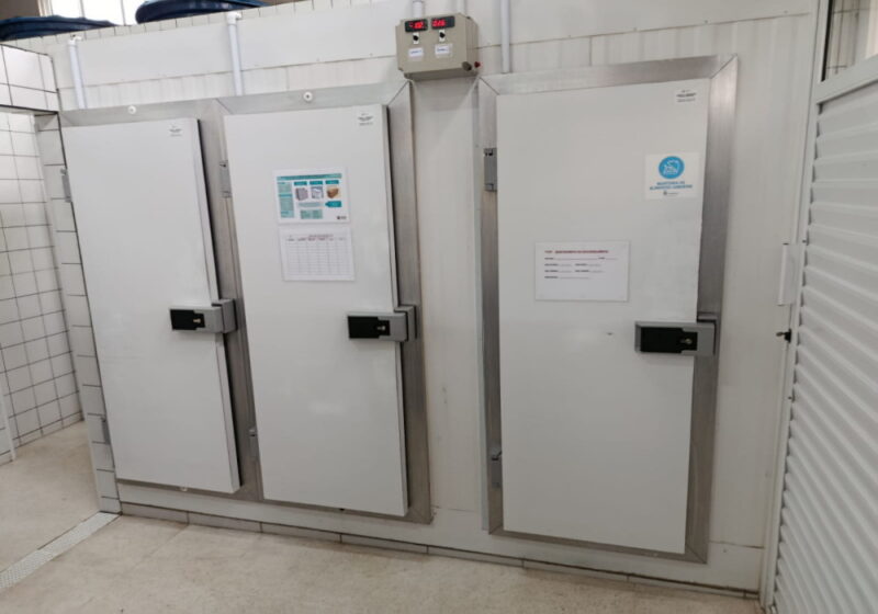 REF. 3965 - Cozinha Industrial com Imóvel