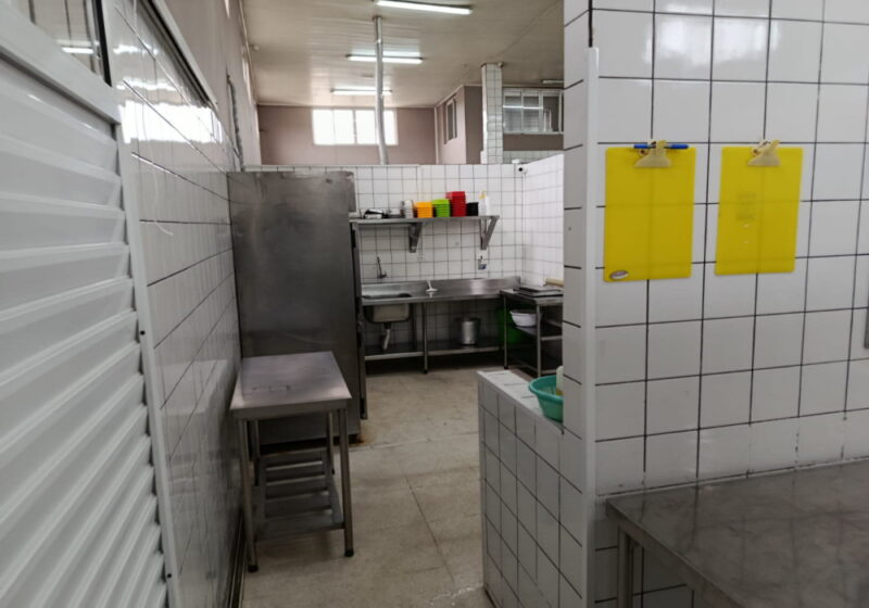 REF. 3965 - Cozinha Industrial com Imóvel