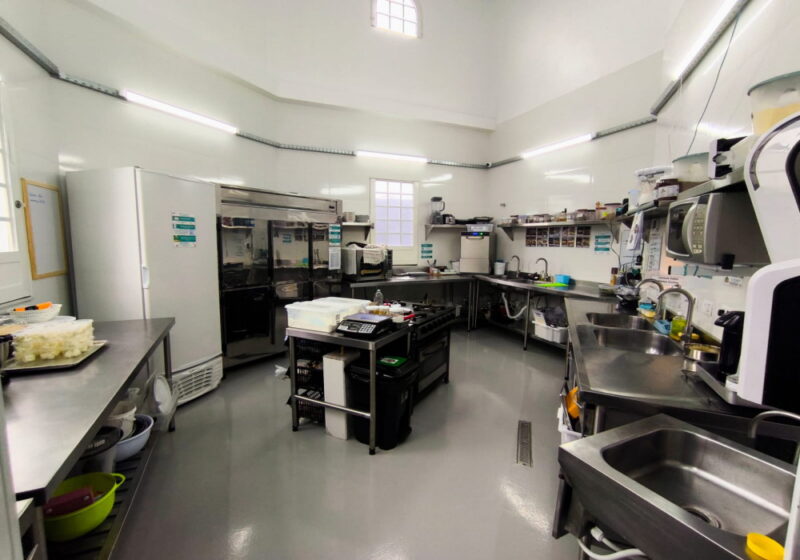 REF. 3924 - Confeitaria cafe e lanches