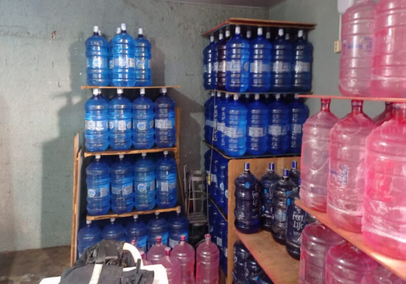 REF. 3897 - Distribuidora de gás e água