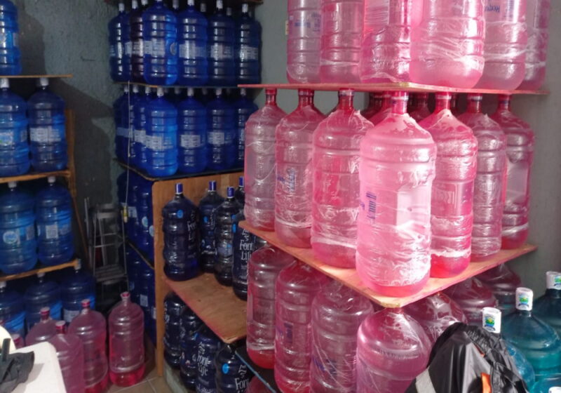 REF. 3897 - Distribuidora de gás e água