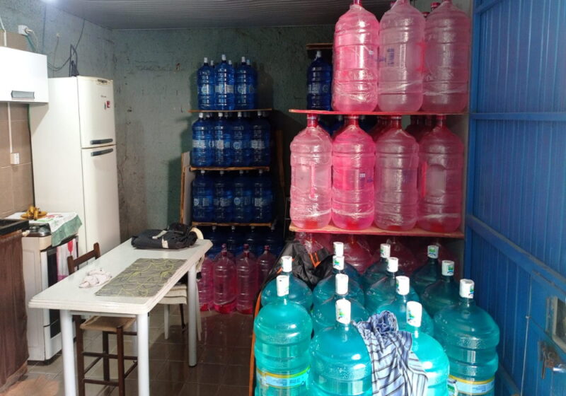 REF. 3897 - Distribuidora de gás e água