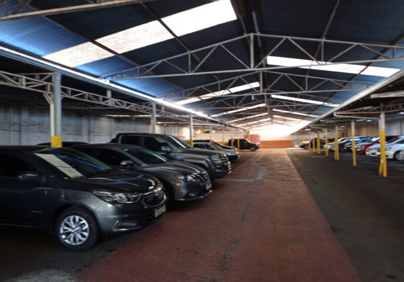 REF. 3757 - Estacionamento central