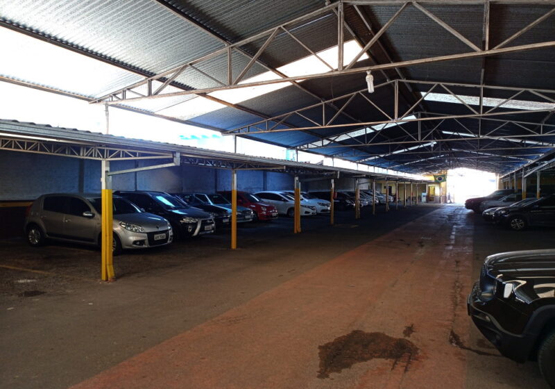 REF. 3757 - Estacionamento central