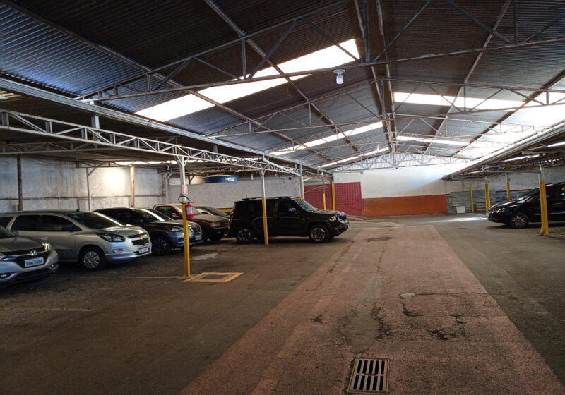 REF. 3757 - Estacionamento central