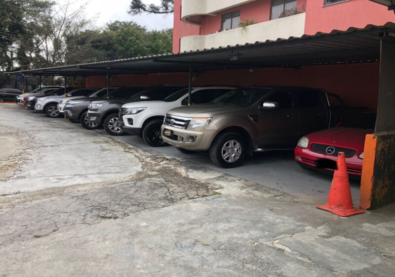 REF. 3945 - Estacionamento e Lava Car