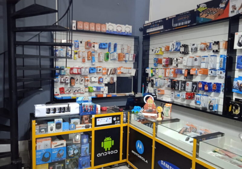 REF. 3802 - Loja de celulares, assistência e Informática