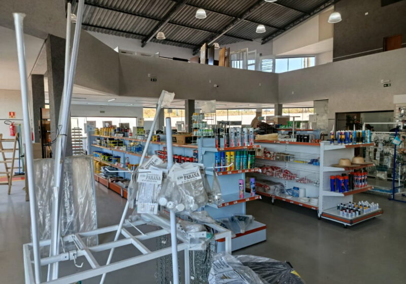 REF. 3934 - Material de Construção com Imóvel