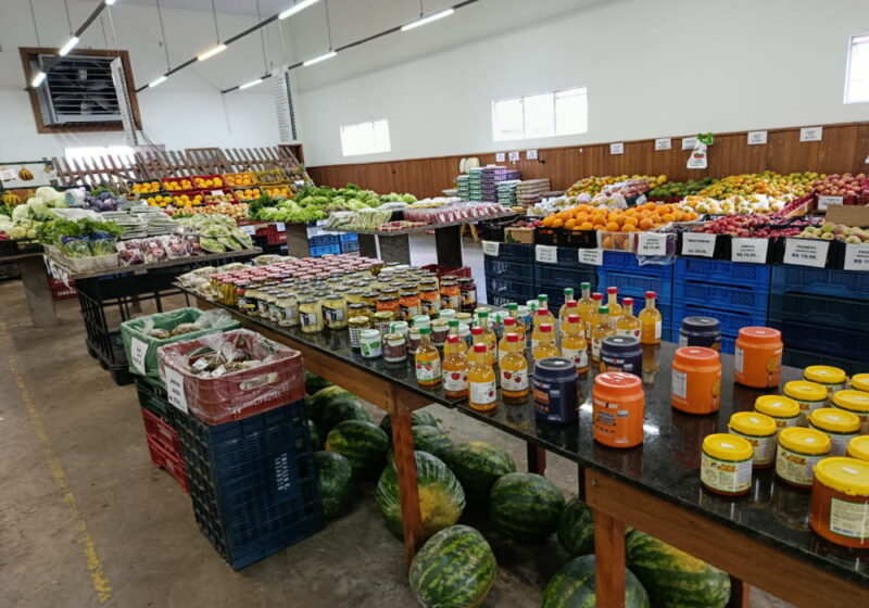 REF. 3957 - Varejão de Frutas e Verduras