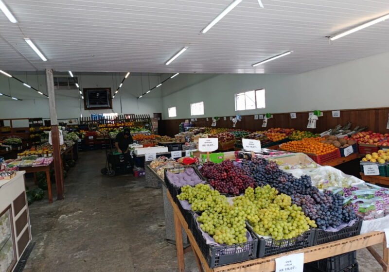 REF. 3957 - Varejão de Frutas e Verduras