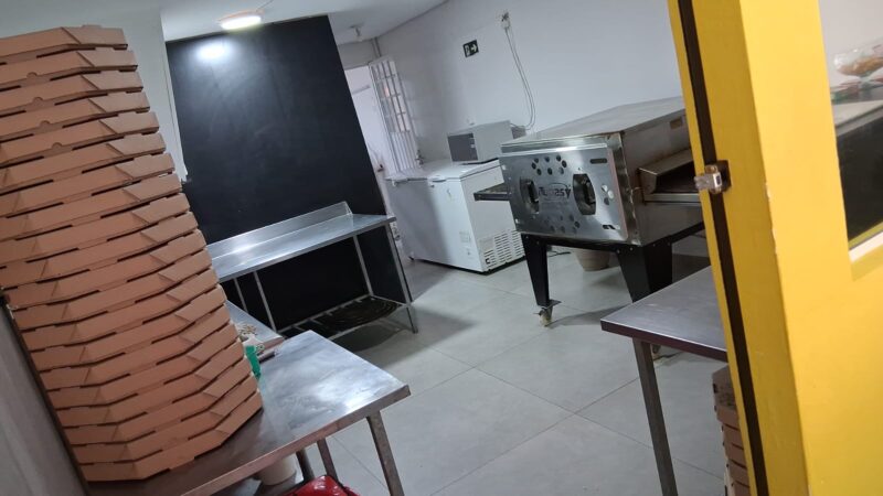 REF 1592 - Pizzaria em São José dos Pinhais