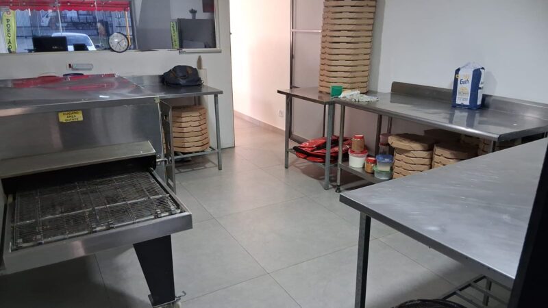 REF 1592 - Pizzaria em São José dos Pinhais